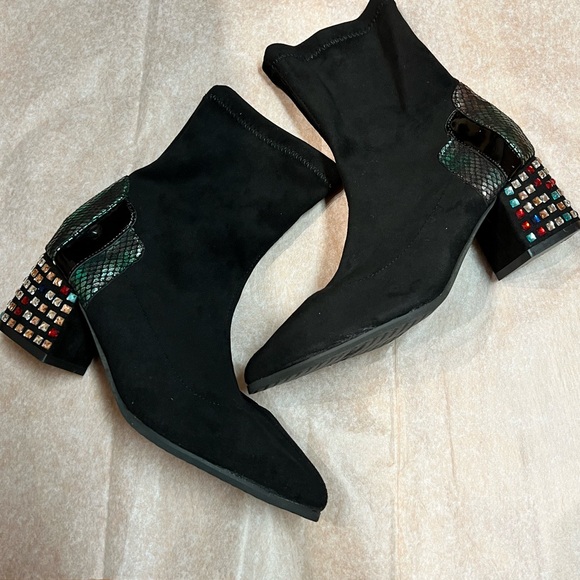 NWOT - Faux Suede Ankle boots with Colourful Rhinestone Décor Heels (US 7) - Picture 5 of 12